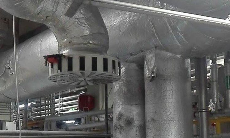  Zadbaj o&nbsp;miejsce pracy wybierając mycie hal wielkopowierzchniowych