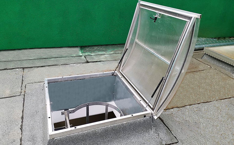  Wymiana daszków, świetlików i&nbsp;wyłazów dachowych