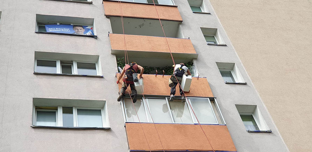 Malowanie elewacji wieżowca