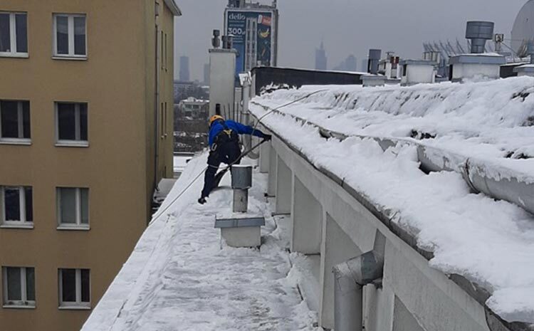  Obowiązek odśnieżania dachu – przypominamy