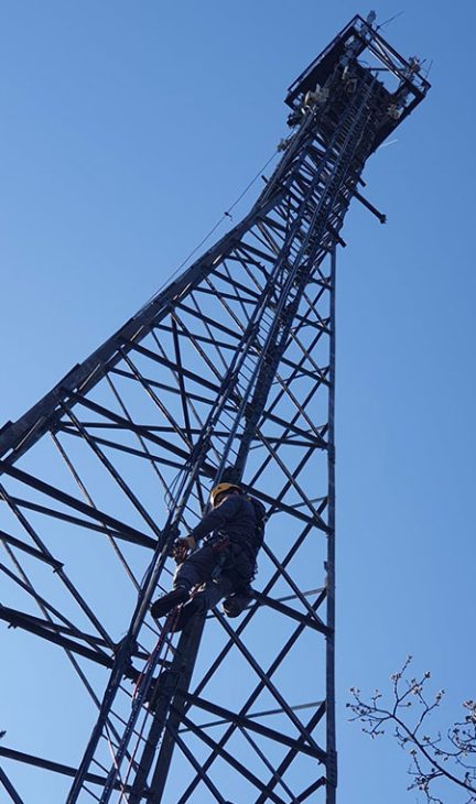 Prace wysokościowe w dostępie linowym